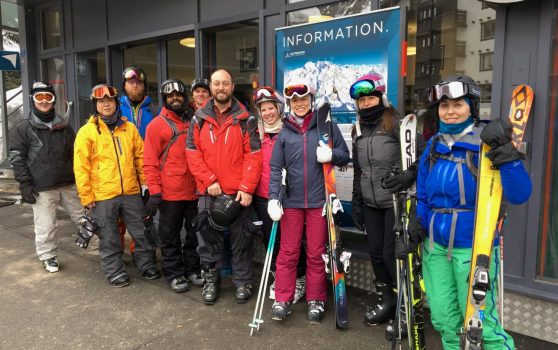 Picture of RGi'ers skiing